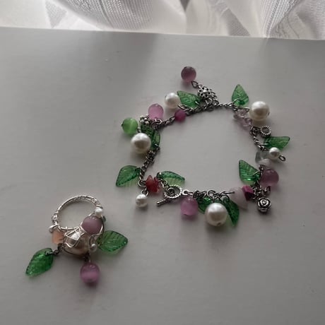 Leaves ring