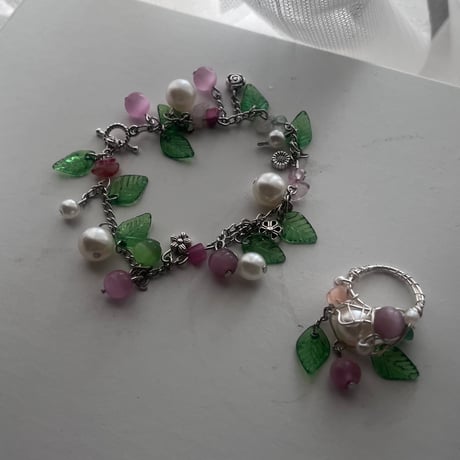 Leaves ring