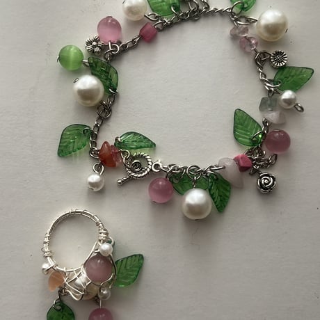 Leaves ring