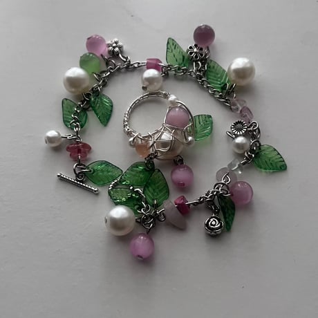 Leaves ring