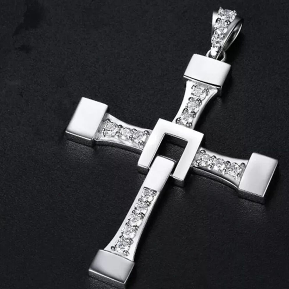 ワイルドスピードクロスネックレスドミニクトレットクロスライン