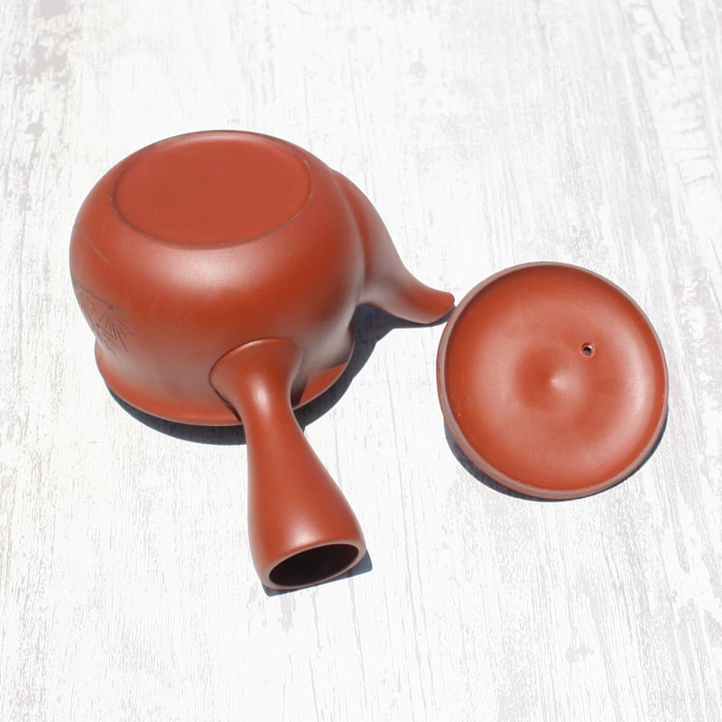 常滑焼 富仙窯 朱泥袋型松彫急須 ステンレスアミ 日本製 | とことこパーク