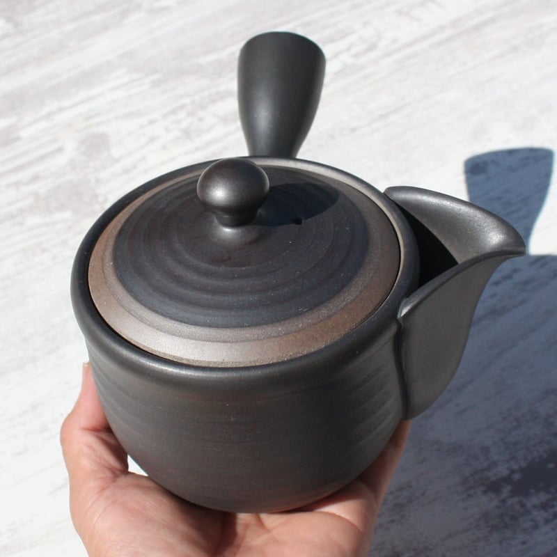 篳篥(ひちりき) 煤竹製 茶色 ケース 粗削りの蘆舌2本 付き 篳篥(ひちり
