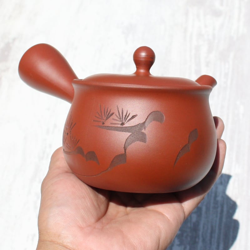 常滑焼 富仙窯 朱泥袋型松彫急須 ステンレスアミ 日本製 | とことこパーク