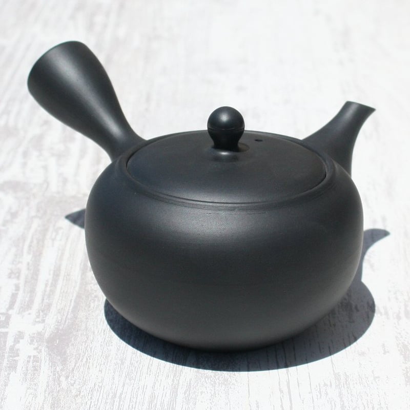 常滑焼 常滑焼 常風窯 黒化粧中丸型無地急須 ステンレスアミ 日本製