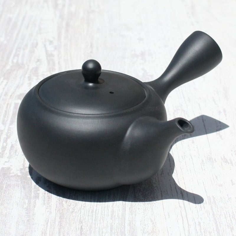 常滑焼 常風窯 黒化粧中丸型無地急須 ステンレスアミ 日本製