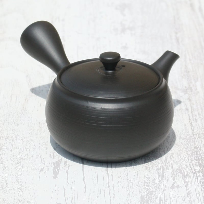常滑焼 竹春窯 黒窯変釜型スジ引き急須 セラメッシュ（陶製茶こし