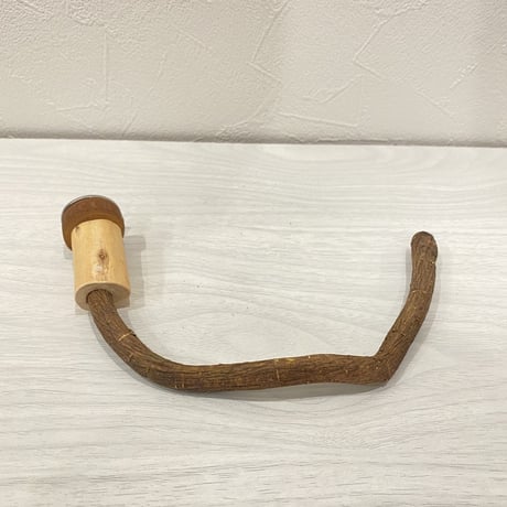 自然木（ツタ）フック船長パーチ　パーチ直径1cm／半円直径18×12cm