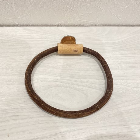 自然木（ツタ）のドーナツパーチ⑩ パーチ直径1cm／円直径14.5×16cm
