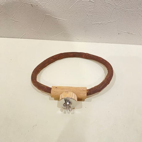 自然木（ツタ）のドーナツパーチ　約13.5×16cmの円形/ツタ直径1cm