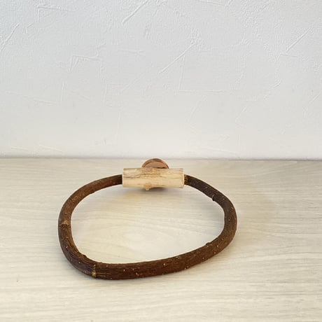 自然木（ツタ）のドーナツパーチ② パーチ直径1cm／円直径15×14cm
