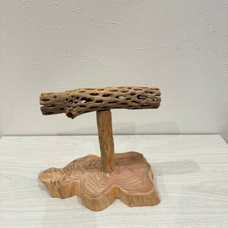 カクタスのスタンドパーチ　パーチ長さ19cm／高さ17cm