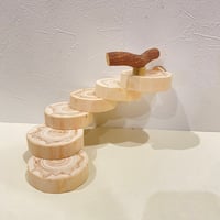 桧の螺旋階段（可動式）  直径約7.5cm