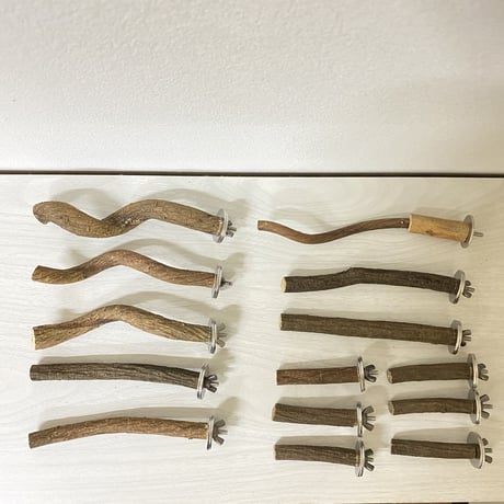 自然木（ツタ）パーチ　長さ7cm.15cm