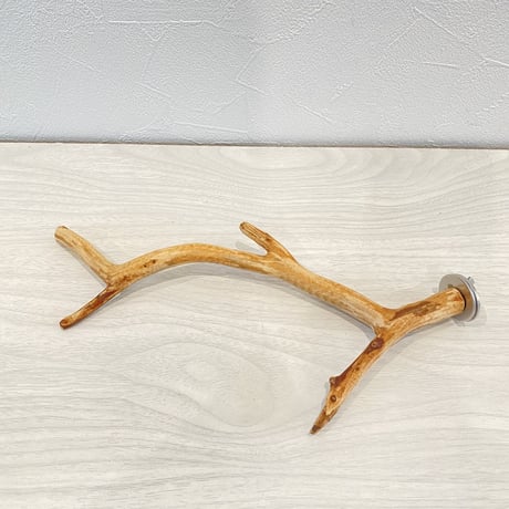 自然木（カイヅカイブキ）のパーチ③　直径1～1.5cm／長さ23cm