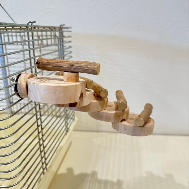 螺旋階段パーチ（可動式）【B】 | 自然木の鳥用品 鳥豆堂