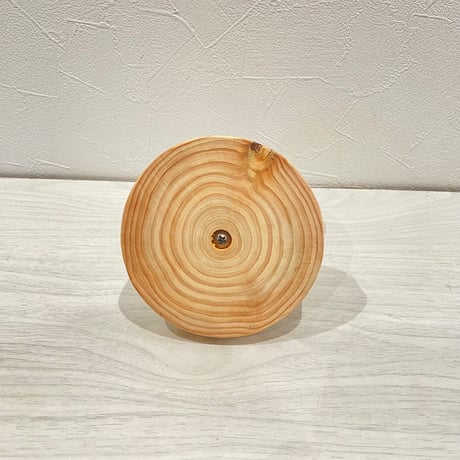 自然木(ツタ)のスタンドパーチ②   パーチ長さ12cm／高さ約10.5cm