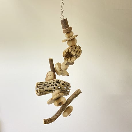 おでんくん③【ウロコサイズ】カクタスと天然ウッドビーズのゆらゆらおもちゃ