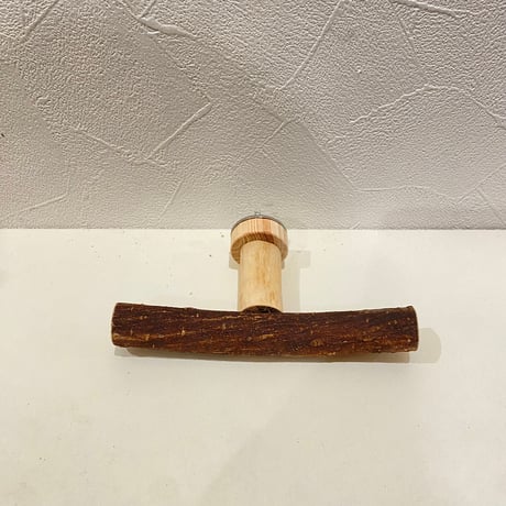 自然木（ツタ）のT字パーチ HOEI465  直径1.8cm/長さ13cm