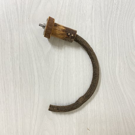 自然木（ツタ）フック船長パーチ②　パーチ直径1cm／円直径13×14cm