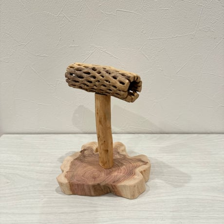 カクタスのスタンドパーチ　パーチ長さ12cm／高さ17cm