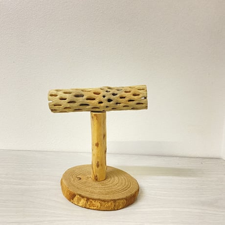 カクタスのスタンドパーチ⑤　パーチ長さ13.5cm／高さ14.5cm