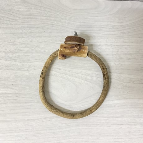 自然木（ツタ）のドーナツパーチ⑤　パーチ直径1cm／円直径約12cm