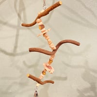 天然ウッドビーズのおでんくん ステンレスベル付き①