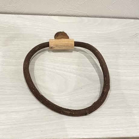 自然木（ツタ）のドーナツパーチ⑪ パーチ直径1cm／円直径15×15cm