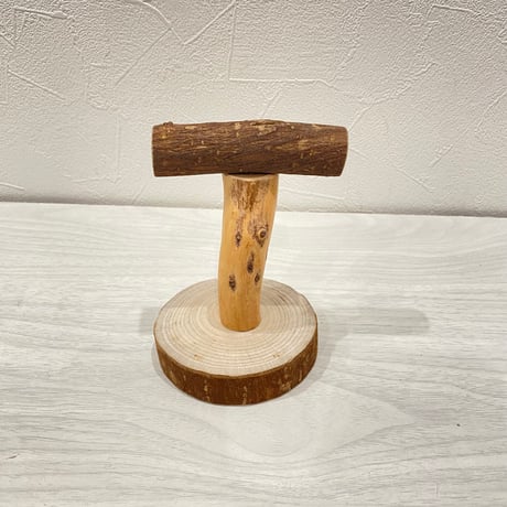 【体重測定用】自然木(ツタ)のスタンドパーチ④   パーチ長さ8cm／高さ約10cm