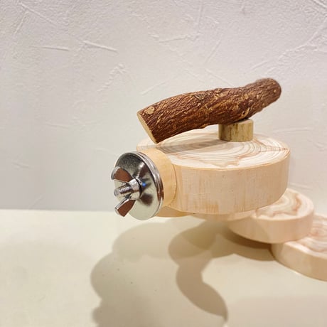 桧の螺旋階段（可動式）  直径約7.5cm