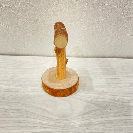 【体重測定用】自然木(ツタ)のスタンドパーチ①　パーチ長さ8cm／高さ約10cm