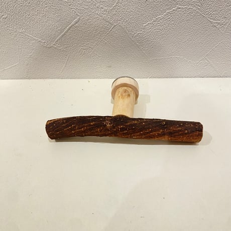 自然木（ツタ）のT字パーチ HOEI465  直径1.8cm/長さ13cm