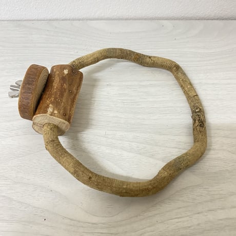 自然木（ツタ）のドーナツパーチ①　パーチ直径1cm／円直径12×13cm