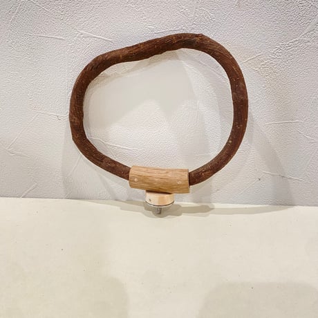 自然木（ツタ）のドーナツパーチ　約17×15cmの円形/ツタ直径1.3cm