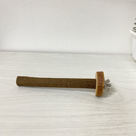 自然木（ツタ）のパーチ　直径1.5cm／長さ14cm