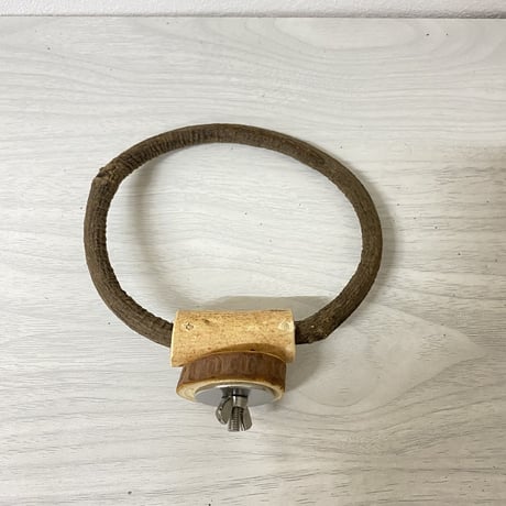 自然木（ツタ）のドーナツパーチ⑦　パーチ直径1cm／円直径13×13cm