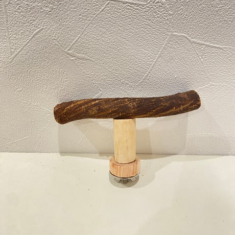 自然木（ツタ）のT字パーチ HOEI465  直径1.8cm/長さ13cm