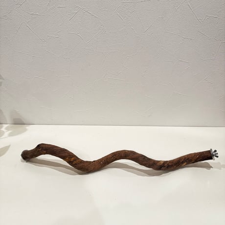 自然木（ツタ）うねうねパーチ①HOEI465 直径約2.3cm/長さ44cm