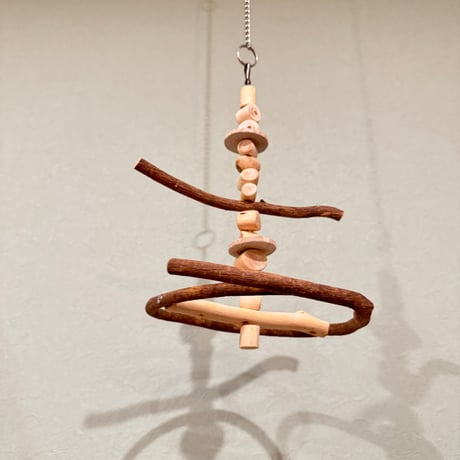 【choco.goro_fuku様専用】国産ウッドビーズとツタのブランコ【インコ・オウムのおもちゃ・自然木の止まり木】