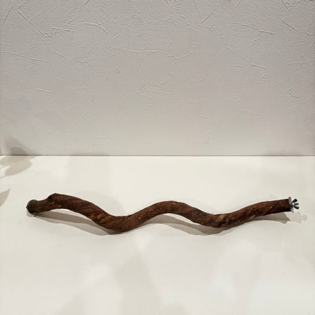 自然木（ツタ）うねうねパーチ①HOEI465 直径約2.3cm/長さ44cm
