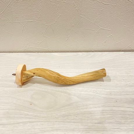 自然木（ツタ皮無し）パーチ① 直径1.8~2.2cm/長さ18cm