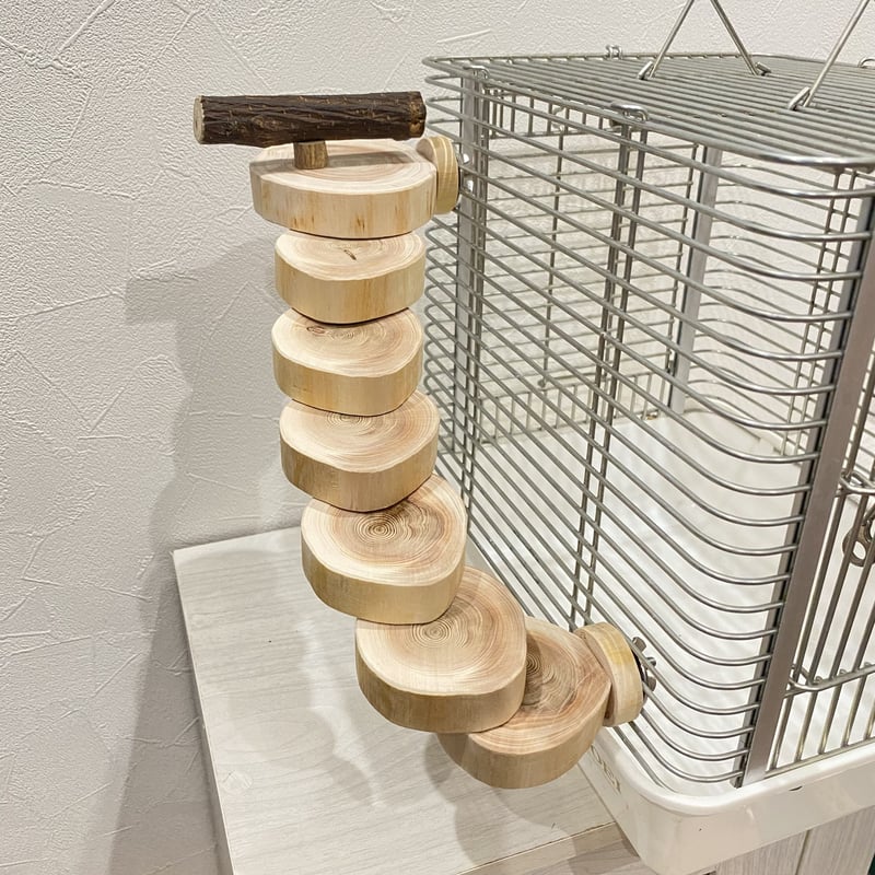 桧の螺旋階段（可動式） | 自然木の鳥用品 鳥豆堂【トリマメドウ