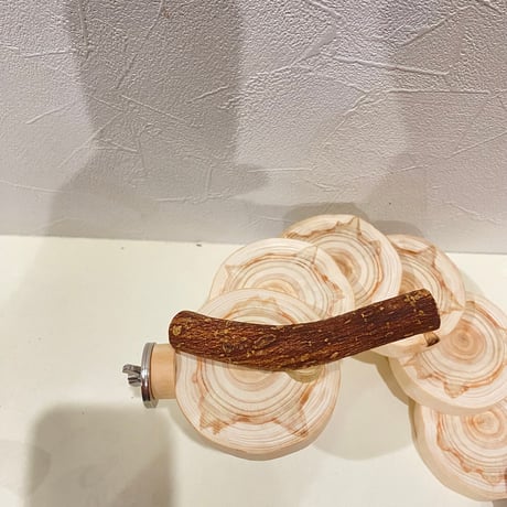 桧の螺旋階段（可動式）  直径約7.5cm