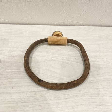 自然木（ツタ）のドーナツパーチ④ パーチ直径1cm／円直径15×14cm