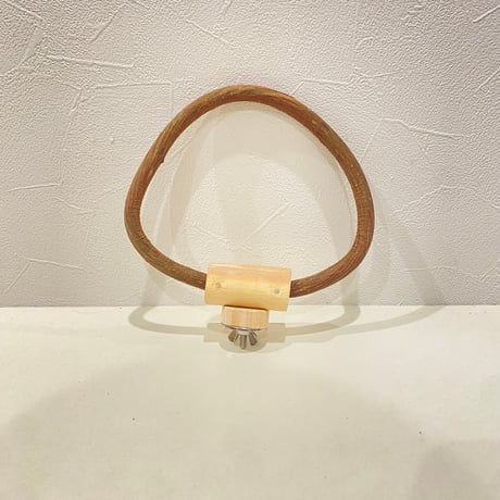 自然木（ツタ）のドーナツパーチ