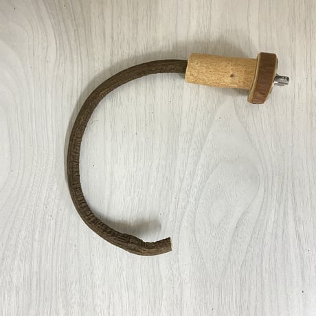自然木（ツタ）フック船長パーチ③　パーチ直径1cm／円直径15×14cm