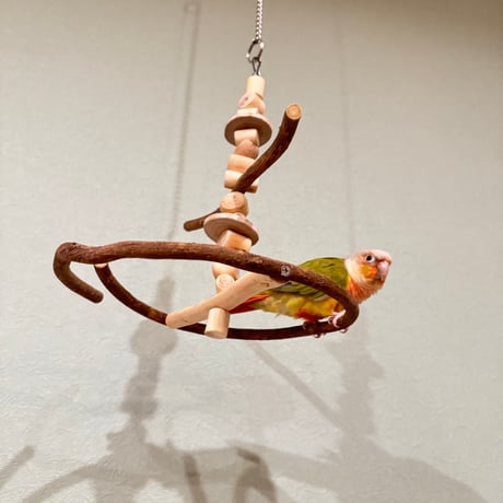 【choco.goro_fuku様専用】国産ウッドビーズとツタのブランコ【インコ・オウムのおもちゃ・自然木の止まり木】