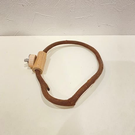 自然木（ツタ）のドーナツパーチ　約15.5×20cmの円形/ツタ直径1cm