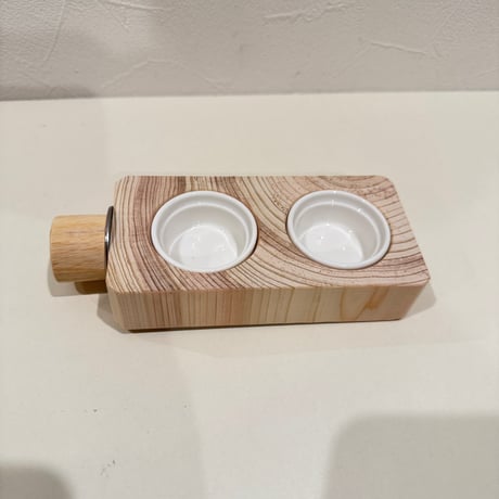 【ルーミーやプラケに】SANKO窓辺のとまり木用 ご飯入れテーブル縦型【介護・老鳥・病鳥・幼鳥】